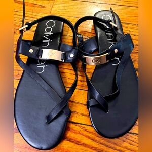 Brand new never been used toe in sandals
